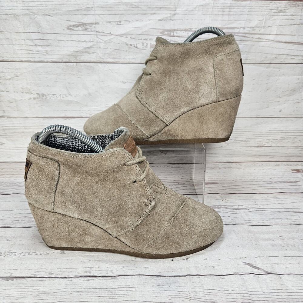 Toms Kala Womens Size 7 Wedge Heel Lace up Ankle Bootie Suede Tan Brown